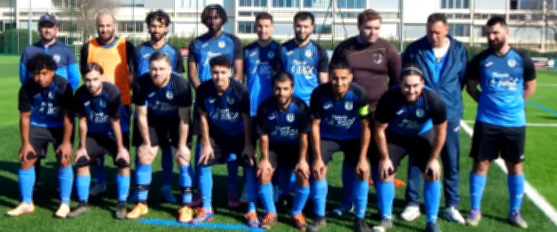 Football sur Thau : Retards et points uniques perturbent le district hivernal