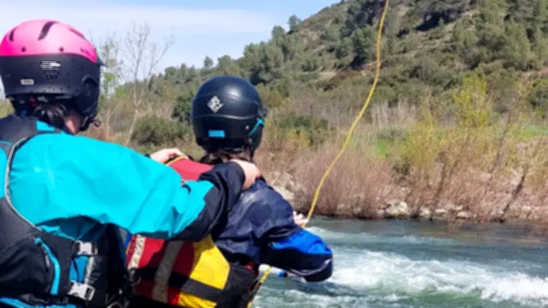 Formation à la sécurité en eau vive à Cessenon-sur-Orb pour les adeptes du canoë-kayak