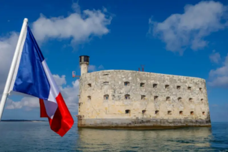 Fort Boyard labellisé pour les 400 ans de la Marine nationale, appel aux dons pour sa restauration