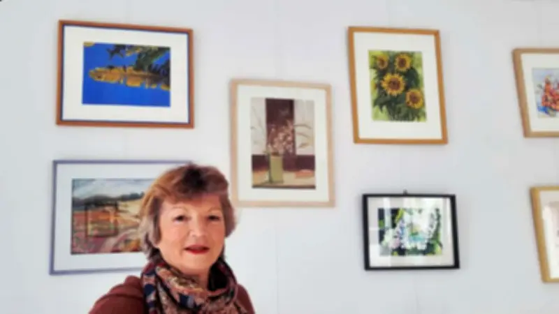 Fortissimo Peint'Art expose des tableaux floraux pour célébrer le printemps à Vendémian