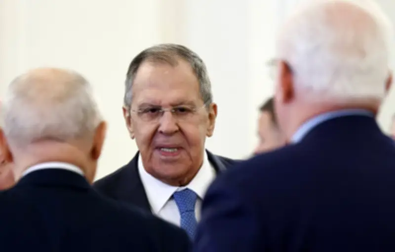 France Télévisions critiquée pour l'interview de Lavrov, tensions au sein du G7 sur l'Ukraine