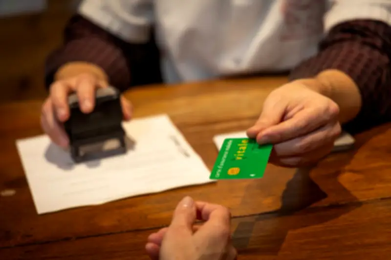 Fraude massive à l'Assurance maladie : 7 personnes mises en examen pour 58 millions d'euros
