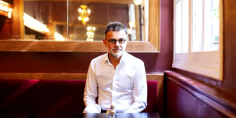 Frédéric Ferrer au Théâtre de l'Atelier : un spectacle engagé sur l'extraction du lithium