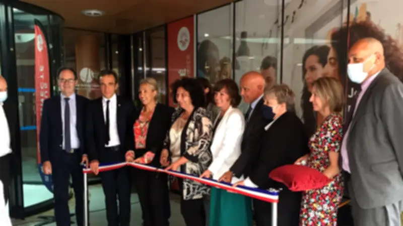 Frédérique Vidal visite le campus connecté de Millau et salue un travail exceptionnel