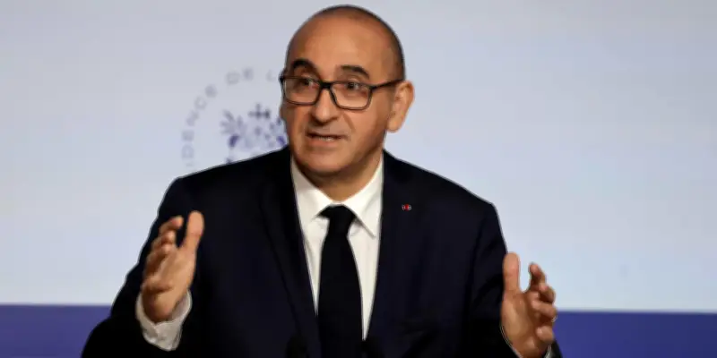 Fresnes : une douzaine d'intrus dégradent la mairie avant l'installation de la nouvelle équipe