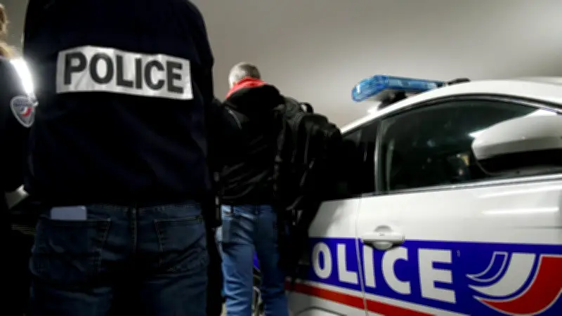 Frontignan : un jeune homme de 20 ans percute volontairement un policier lors d'une fuite