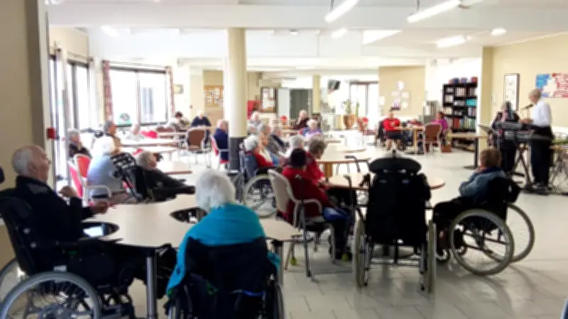 Fête des grands-mères à l'Ehpad des Magnans : musique et émotion en partage