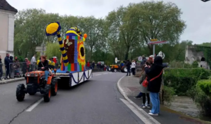 Fêtes de Pâques à La Rochebeaucourt : Randonnées, Défilés et Feu d'Artifice au Programme