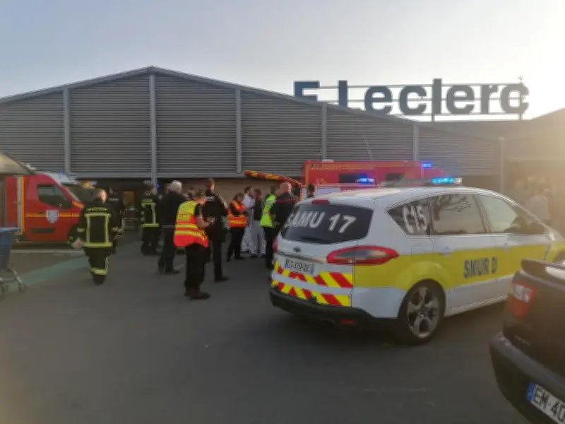 Fuite de gaz au Leclerc de Saintes : huit personnes intoxiquées, le magasin évacué
