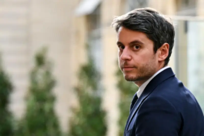 Gabriel Attal lance sa feuille de route présidentielle 2027 avec livre et meetings