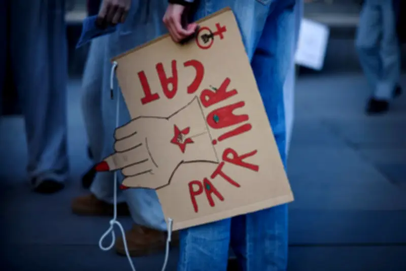 Égalité femmes-hommes : les baby-boomers plus progressistes que la génération Z