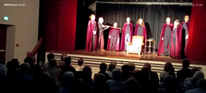 « Georges et les murmures » triomphe à Lormont devant une salle comble