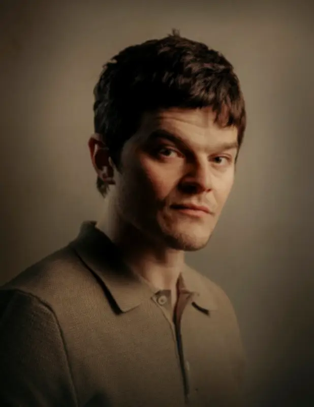 Gilles de la Tourette au cinéma : Robert Aramayo incarne les tics dans 'Plus fort que moi'