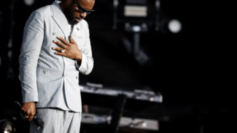 Gims inculpé pour blanchiment aggravé en bande organisée, placé sous contrôle judiciaire