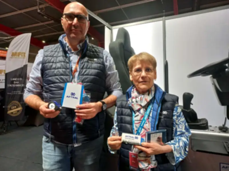 Goodies en folie au Salon de l'emploi de Périgueux : les objets publicitaires font recette