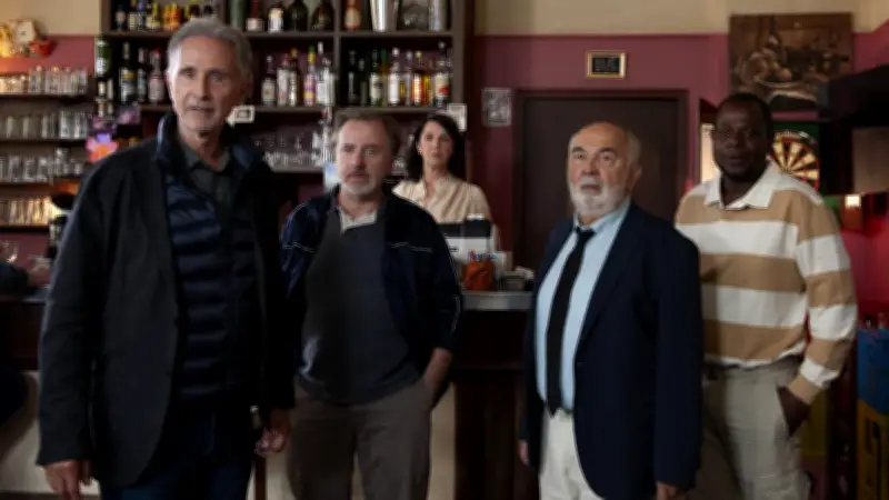 Gérard Jugnot dénonce les chaînes info en continu dans sa nouvelle comédie « Mauvaise pioche »