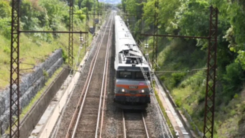 Grève du 5 octobre en Aveyron : perturbations attendues dans les transports et l'éducation
