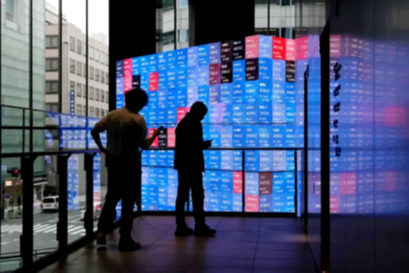 Guerre contre l'Iran : le pétrole flambe et les Bourses chutent après l'escalade