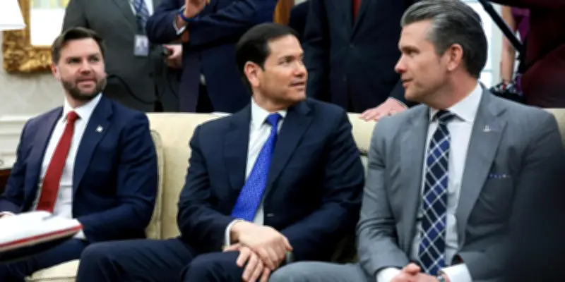 Guerre contre l'Iran : les divergences stratégiques entre Vance et Rubio exposées