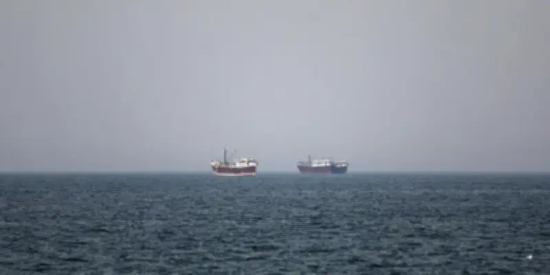 Guerre en Iran : les marins, otages de leurs navires dans le détroit d'Ormuz