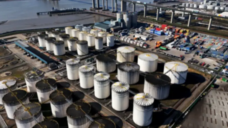 Guerre en Iran : Washington libère 140 millions de barils, Israël frappe le Liban