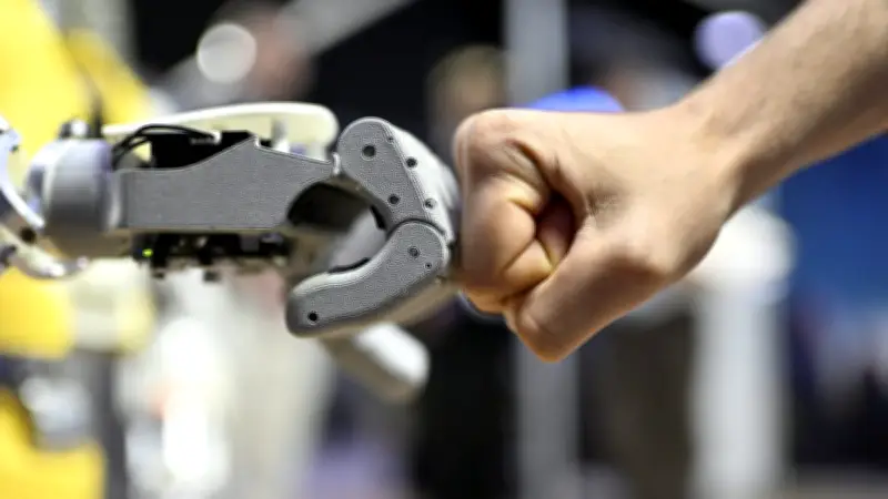 Guerre en Ukraine : les robots humanoïdes Phantom MK-1 déployés sur le front