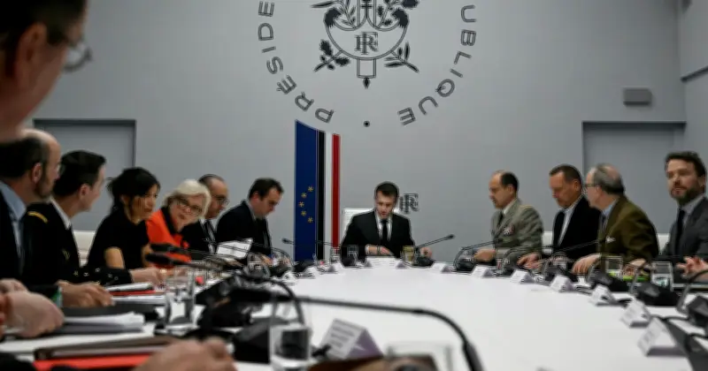 Guerre Iran-Israël : Macron convoque un conseil de défense, frappes intensifiées au Liban