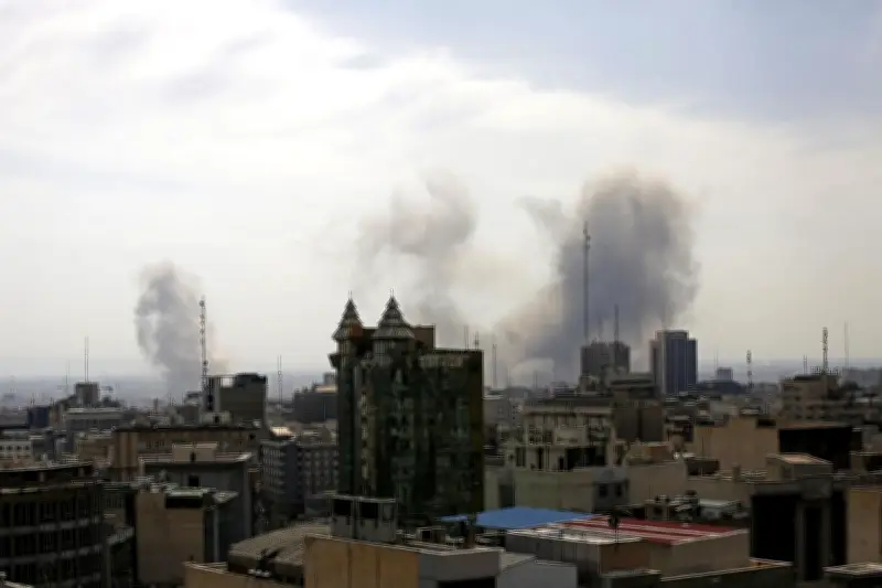 Guerre Iran-Israël : Trump menace d'étendre les frappes, Téhéran promet de résister