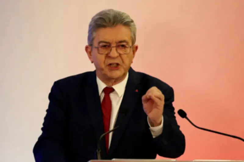 Guillaume Duval : La gauche doit ignorer les provocations de Mélenchon pour contrer l'extrême droite