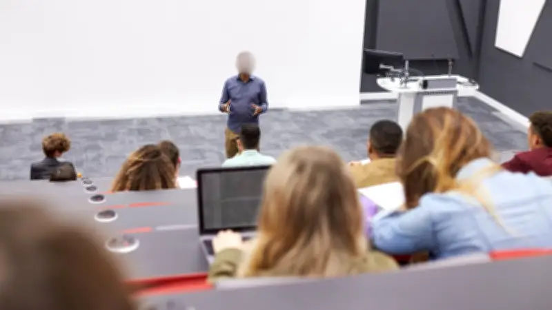 Gwen, étudiante en médecine atteinte d'un cancer, pourra finalement reprendre ses études