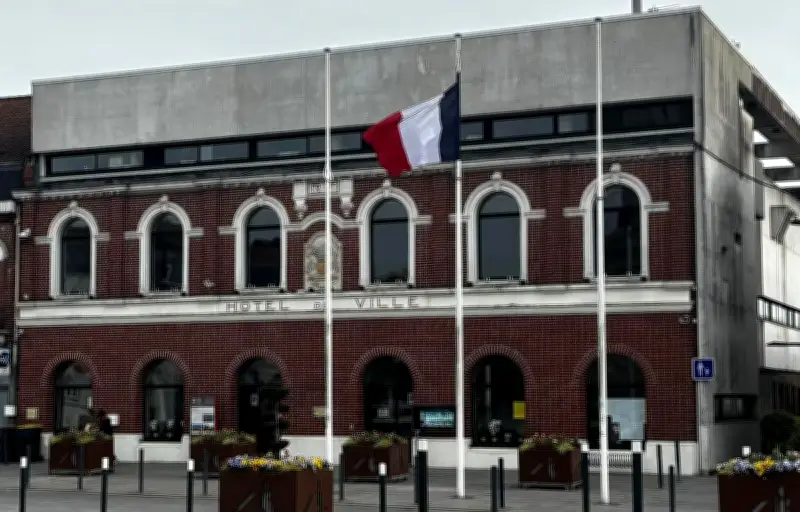 Harnes : le nouveau maire RN retire les drapeaux ukrainien et européen de la mairie