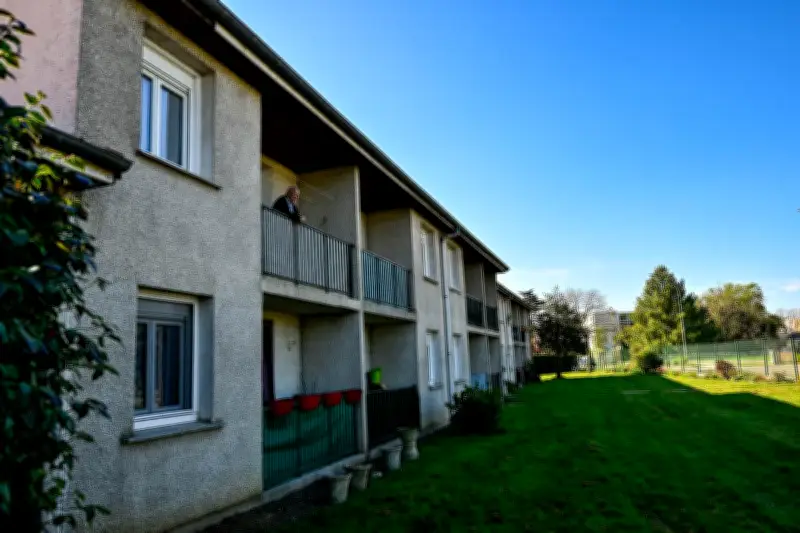 Hausse de loyer annulée au foyer de Burges : les résidents dénoncent aussi l'insalubrité