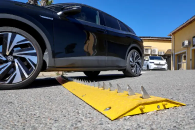 Herse anti-recul à Roquebrune-sur-Argens : une solution radicale qui divise face à la circulation anarchique