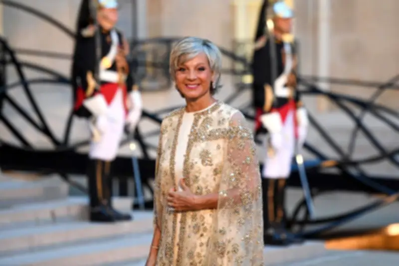 Hélène Mercier-Arnault évoque les sans-abri en promo, un malaise partagé