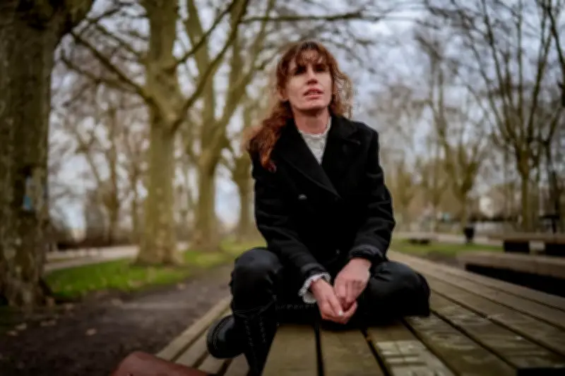 Hélène Perlant dévoile le poids écrasant d'être « fille de » dans son livre « Le Déni »