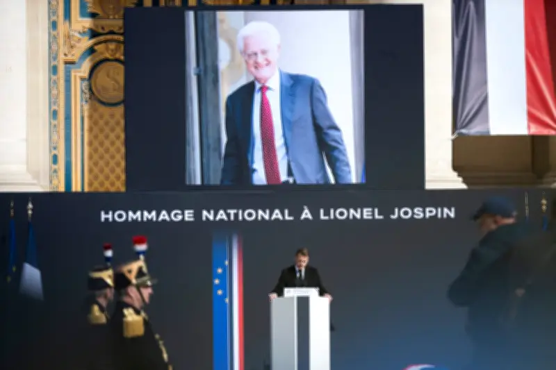 Hommage à Jospin : Macron critiqué pour son éloge, Mélenchon absent polémique