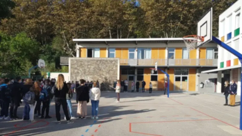 Hommage poignant à Samuel Paty au collège La Régordane dans le Gard