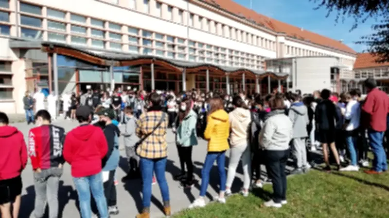 Hommage à Samuel Paty : Une minute de silence pour la liberté d'expression au collège Dupeyron
