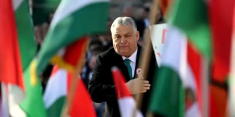 Hongrie : des dizaines de milliers de manifestants soutiennent Viktor Orbán