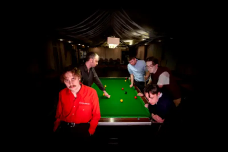 Hotel Lux de retour à Bordeaux : l'indie-rock social et énervé de Portsmouth