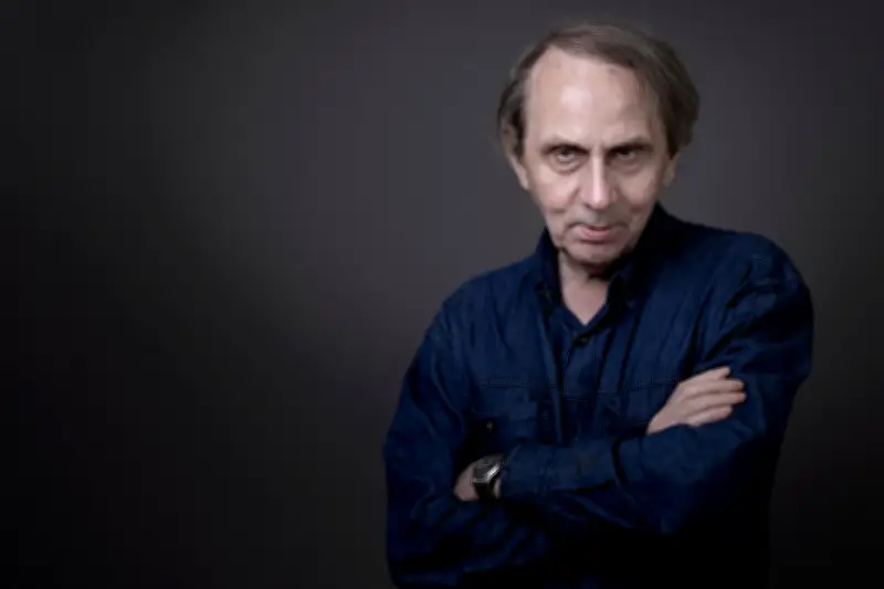 Houellebecq et Pessoa : quand la littérature révèle que la vie ne suffit pas