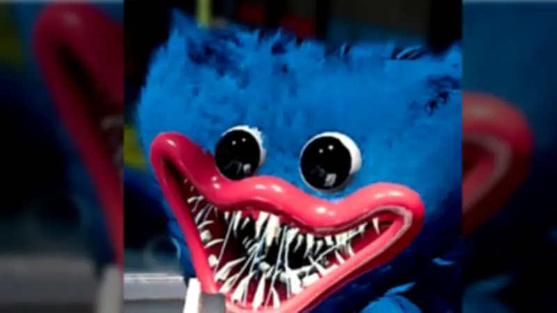 Huggy Wuggy : la peluche terrifiante des réseaux sociaux qui inquiète parents et spécialistes