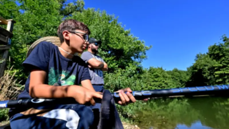 Hugo, 13 ans, champion de pêche au coup d'Alès, vise le titre national