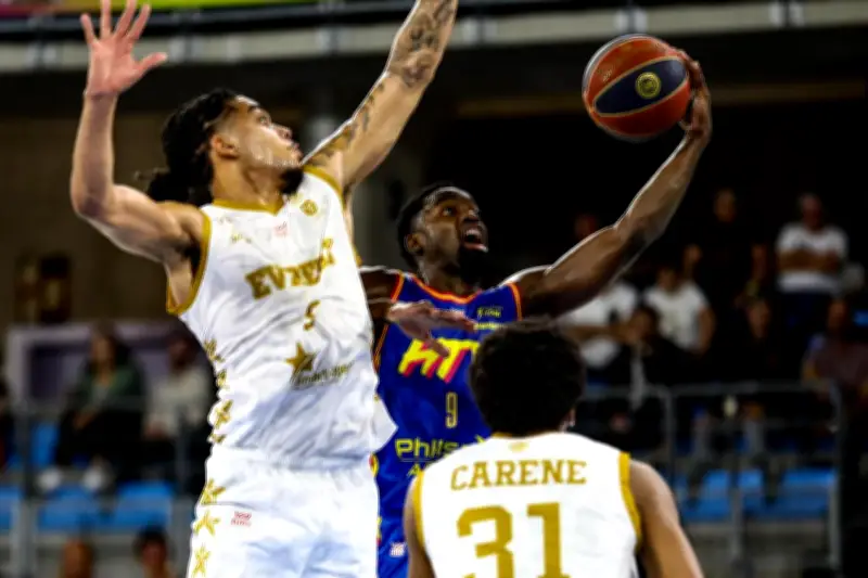 Hyères-Toulon Var basket renverse Évreux et se rapproche des play-in d'Élite 2