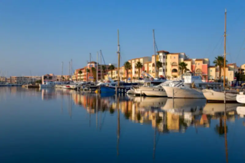 Immobilier en Occitanie : Lectoure et Cap-d'Agde, destinations phares pour résidences secondaires