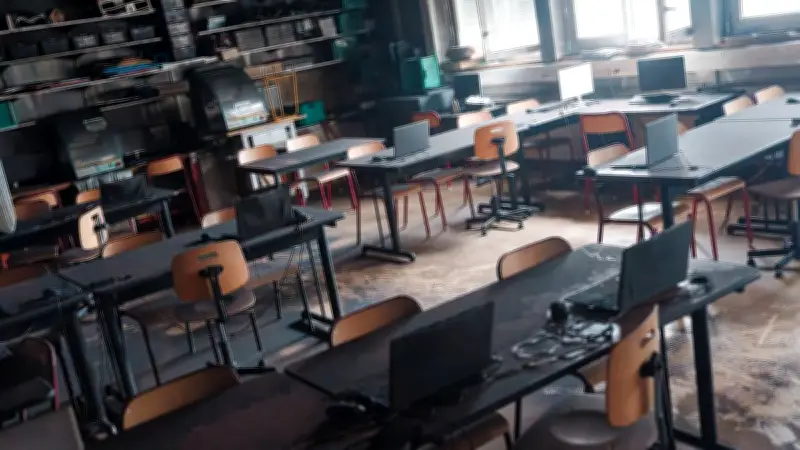 Incendie criminel au collège de Dijon : 500 élèves privés d'école, les ministres attendus