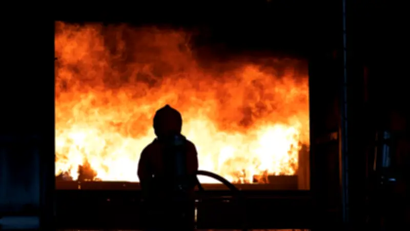 Incendie criminel à Vantaa : cinq membres d'une famille somalienne périssent, un septuagénaire interpellé
