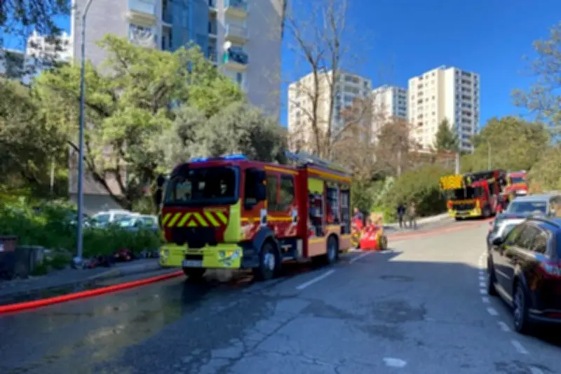Incendie à Hyères : 18 personnes évacuées d'une tour, 7 hospitalisées après un feu au 7e étage