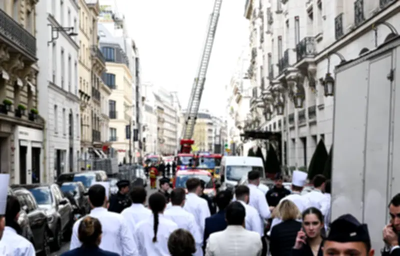Incendie majeur au palace Bristol à Paris, près de l'Élysée, trois blessés légers