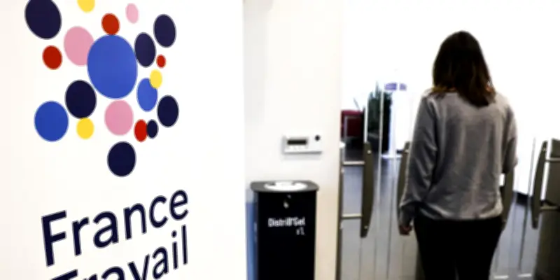 Incertitude économique : les salariés renoncent à la reconversion, les recrutements ralentissent